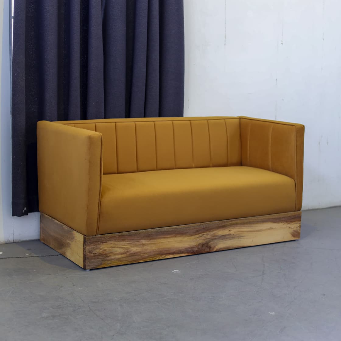 Silakshya Cafe Sofa